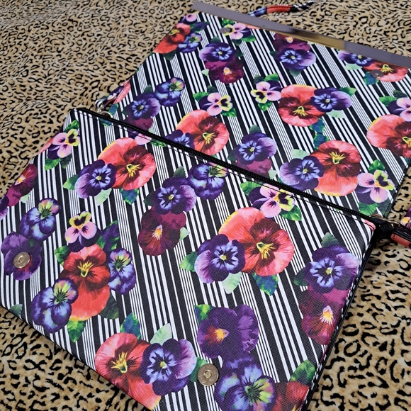 💥3/$25💥 NWOT ALDO FLORAL + STRIPED ENVELOPE CROSSBODY/CLUTCH - Picture 4 of 13